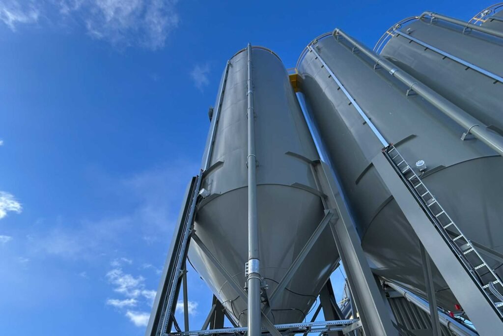 Industrial silo and dust collection equipment